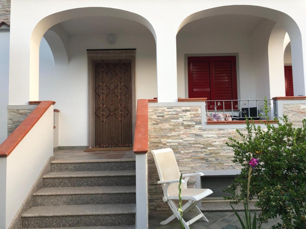 Appartamento In Villa Andreina Orosei Bagian luar foto